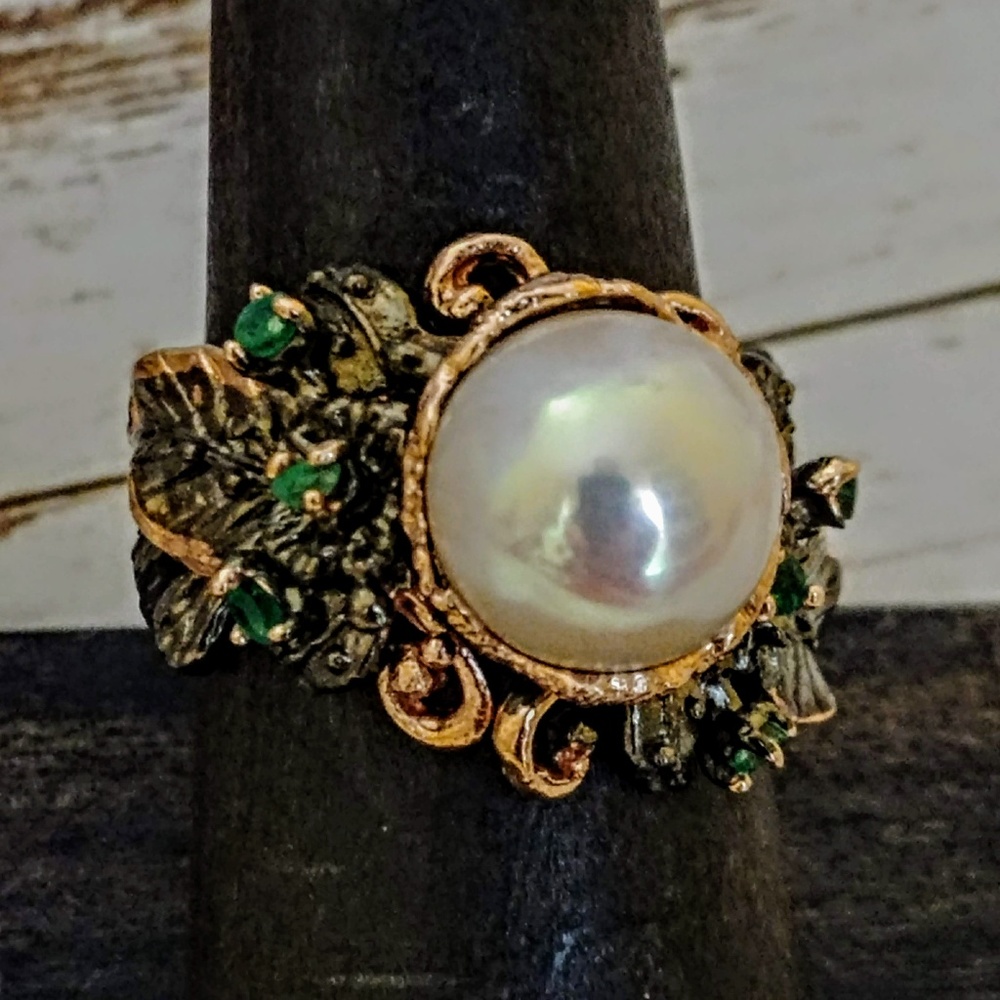 Pearl and Green Crystal Floral Ring - Vintage Style Women’s Jewelry